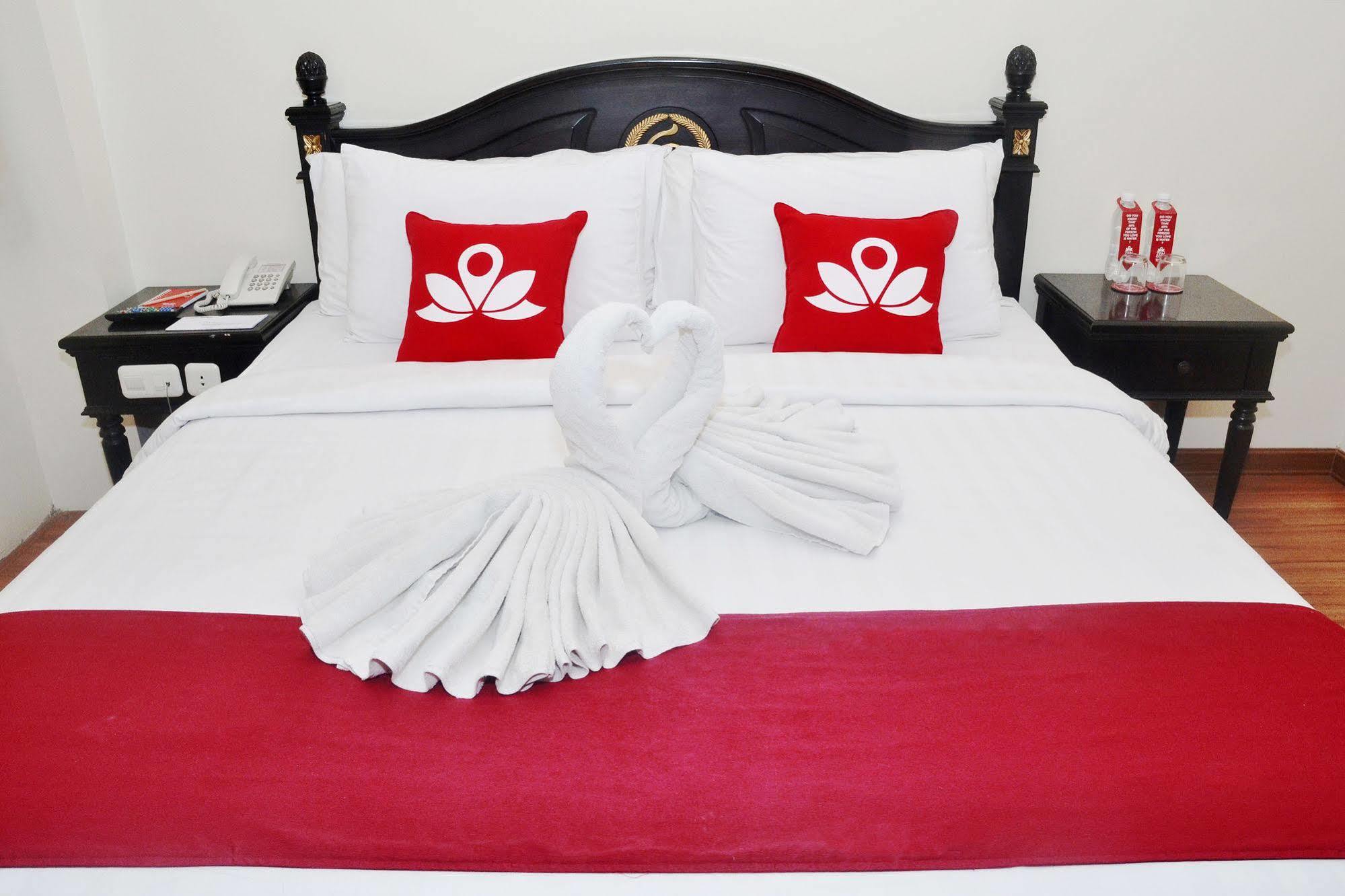 Zen Rooms Sultan Iskandar Muda Сурабая Екстериор снимка