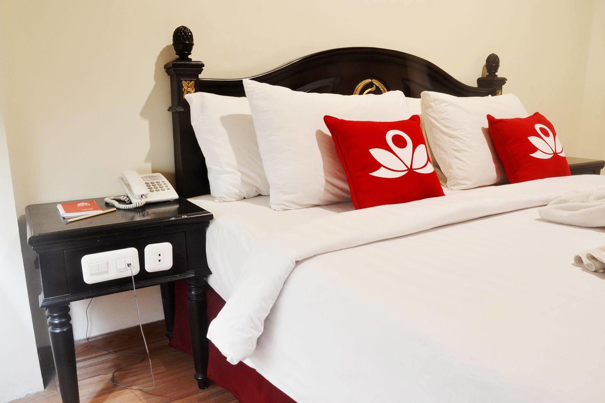 Zen Rooms Sultan Iskandar Muda Сурабая Екстериор снимка
