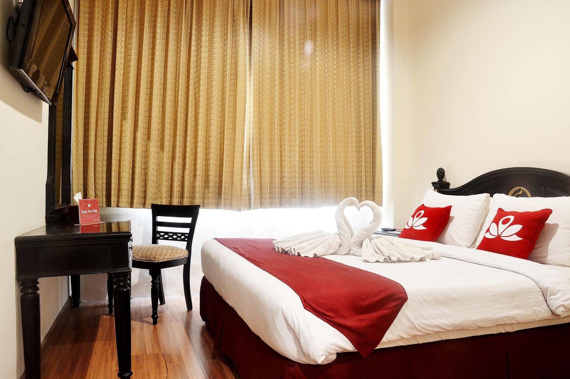 Zen Rooms Sultan Iskandar Muda Сурабая Екстериор снимка