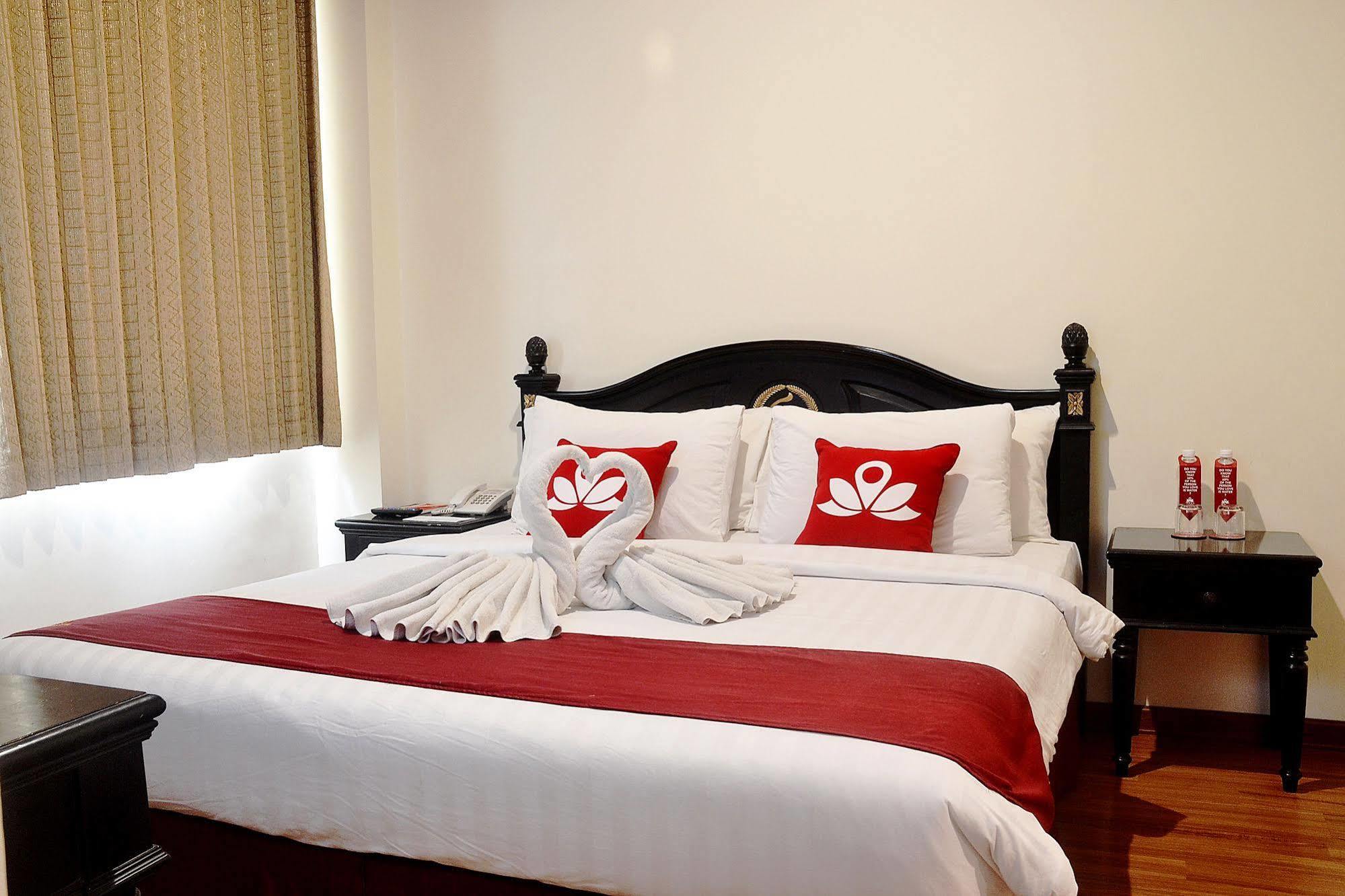 Zen Rooms Sultan Iskandar Muda Сурабая Екстериор снимка