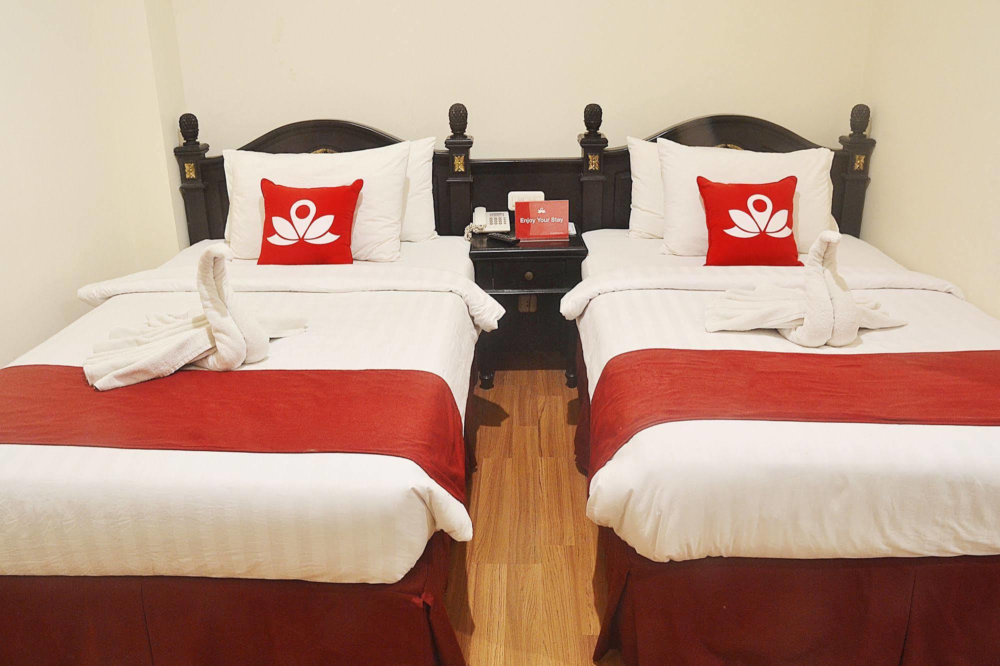 Zen Rooms Sultan Iskandar Muda Сурабая Екстериор снимка