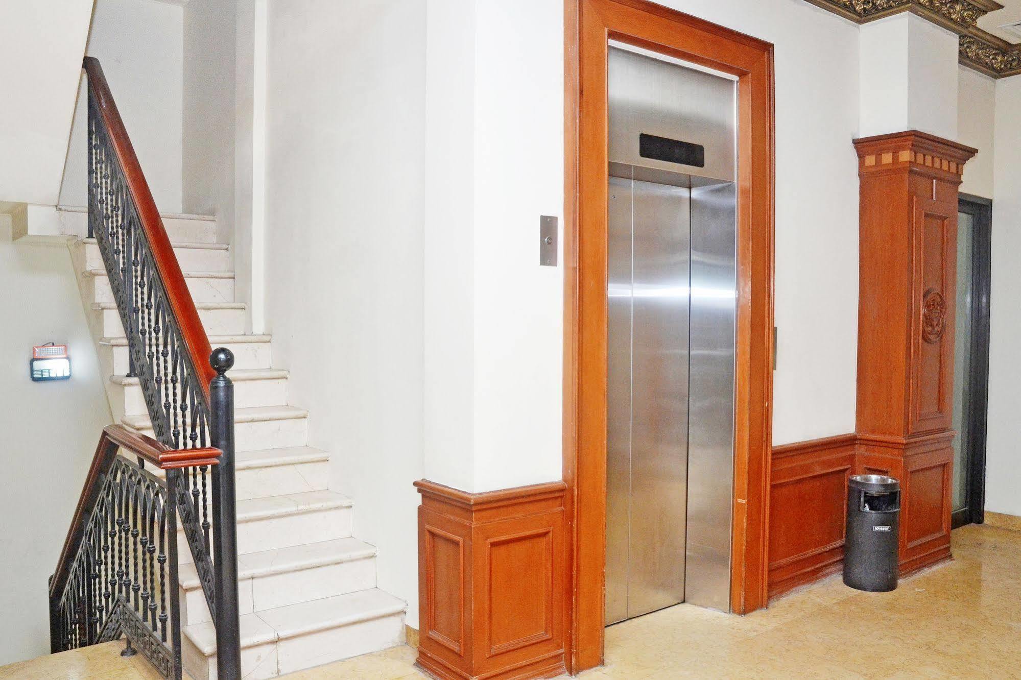 Zen Rooms Sultan Iskandar Muda Сурабая Екстериор снимка