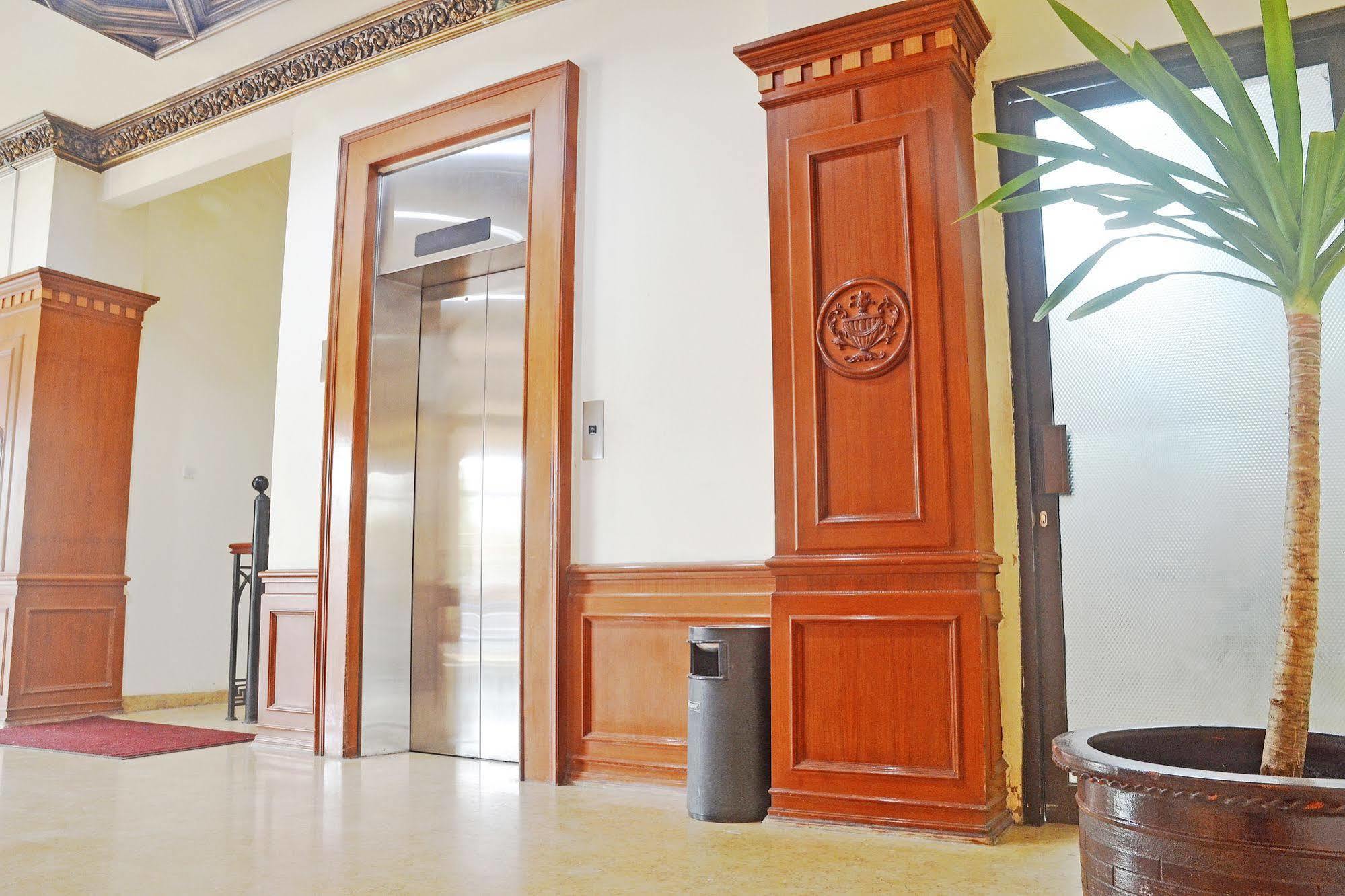 Zen Rooms Sultan Iskandar Muda Сурабая Екстериор снимка